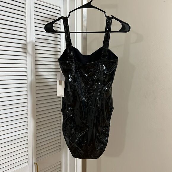 Good American Faux leather vinyl bodysuit - Picture 7 of 8